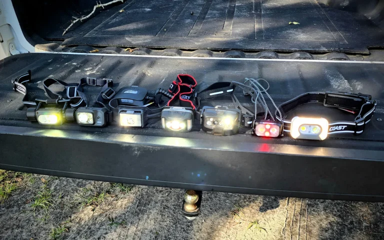 Vi Testade 24 Pannlampor för att Hitta de Ljusstarkaste Modellerna för Utomhusäventyr 2026